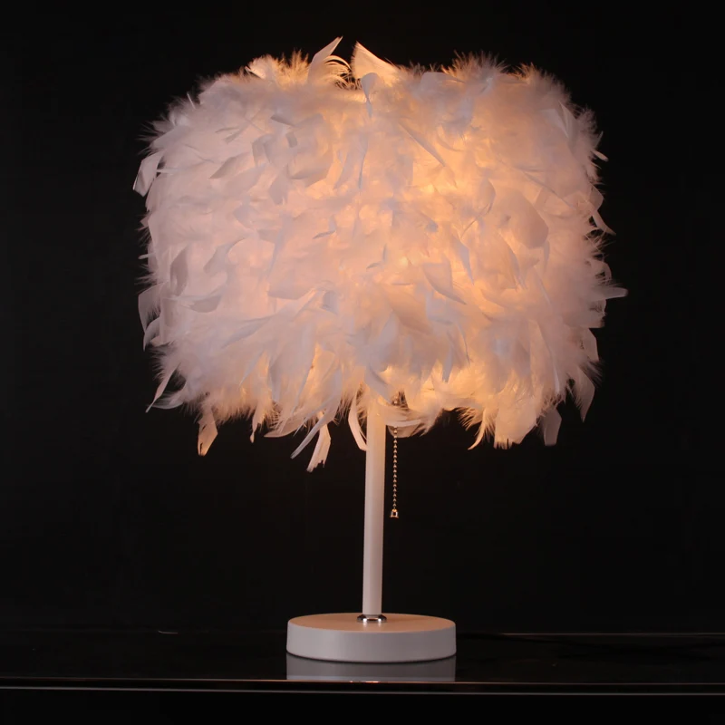 White/Red/Pink Cylindrical Table Lamp Romantic Hedendaags 1 Bulb Feather Pull-Chain Nightstand Light Purple