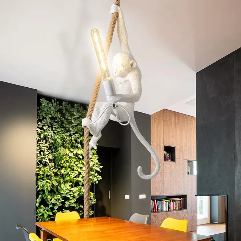 Wit/zwart/gouden hanglamp met aap Decoratieve 1-koppige hangende plafondlamp van hars voor restaurant