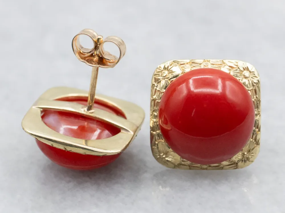 Goudgeel Gold Round Cut Coral Cabochon Stud Earrings