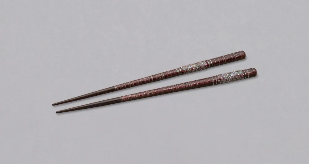 Kawai Chopsticks — Kaitsumugi Rood met Opbergmanden | Ademend Textiel