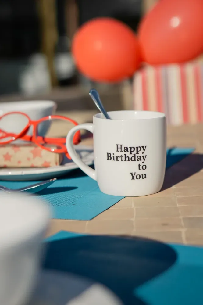 Arthur & Gusti Mok Happy Birthday to You ARTHUR&GUSTI