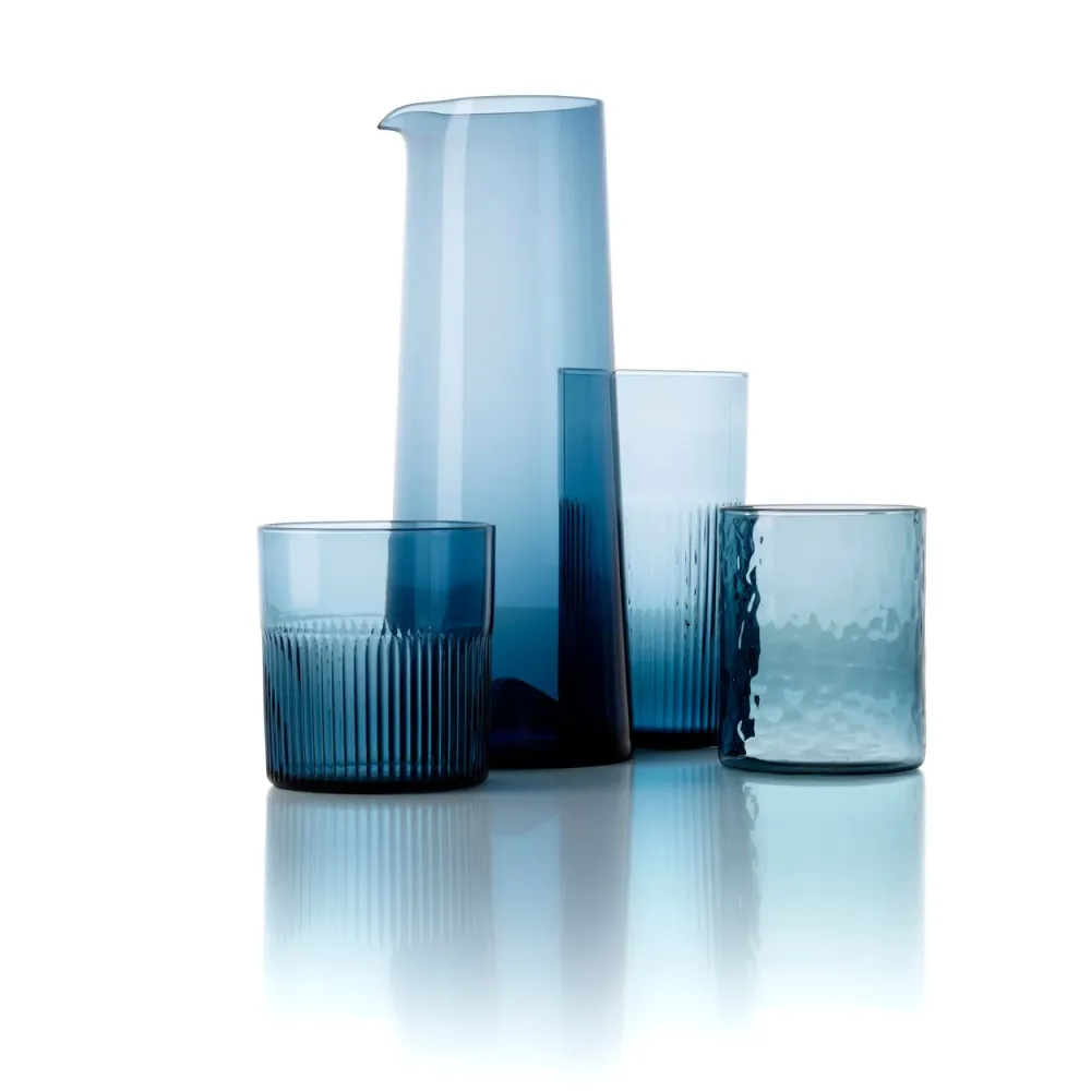 De azuurgeribbelde lage tumbler - blauw Bazar Bizar Antwerp