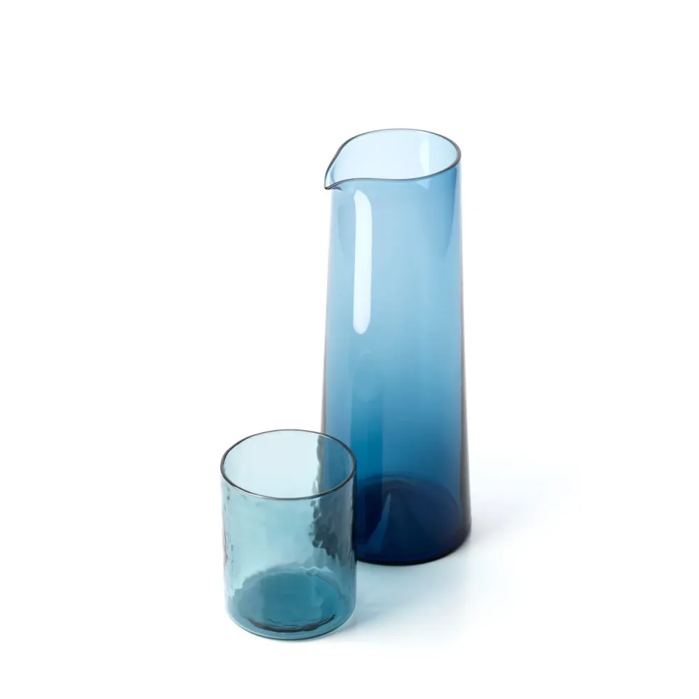 Azuurkleurig gehamerd hoog drinkglas - blauw Bazar Bizar Antwerp