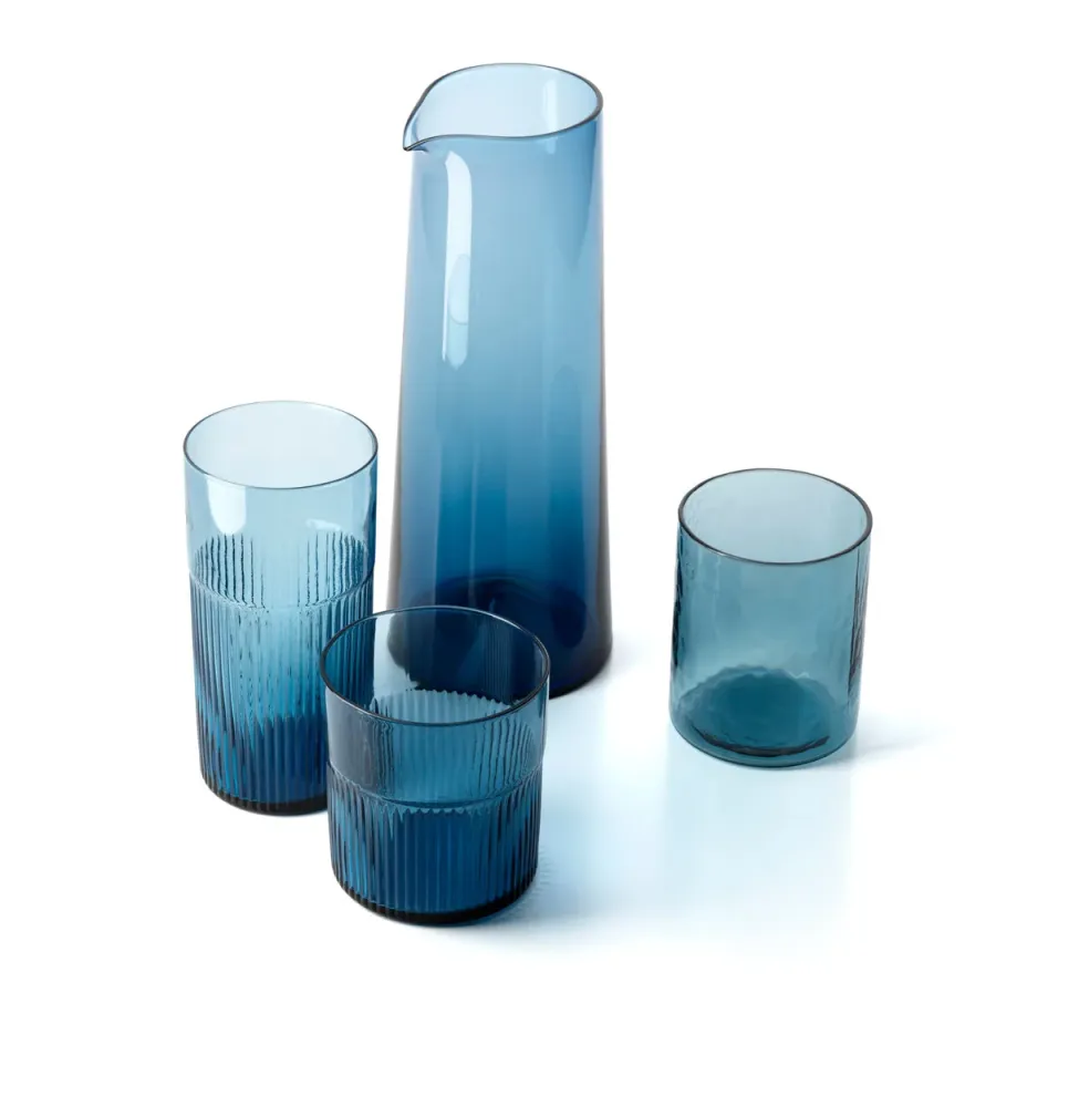 Azuurkleurig gehamerd hoog drinkglas - blauw Bazar Bizar Antwerp