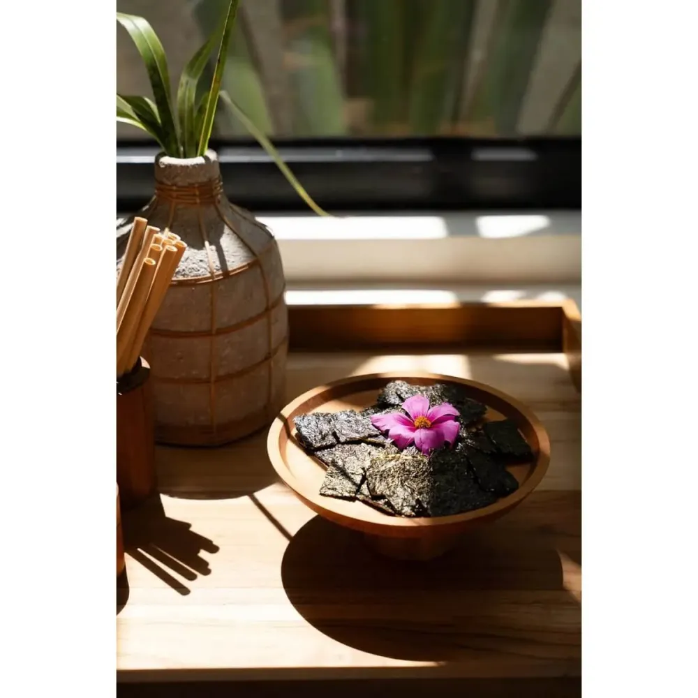 Teak Root Cake Dish - S Bazar Bizar