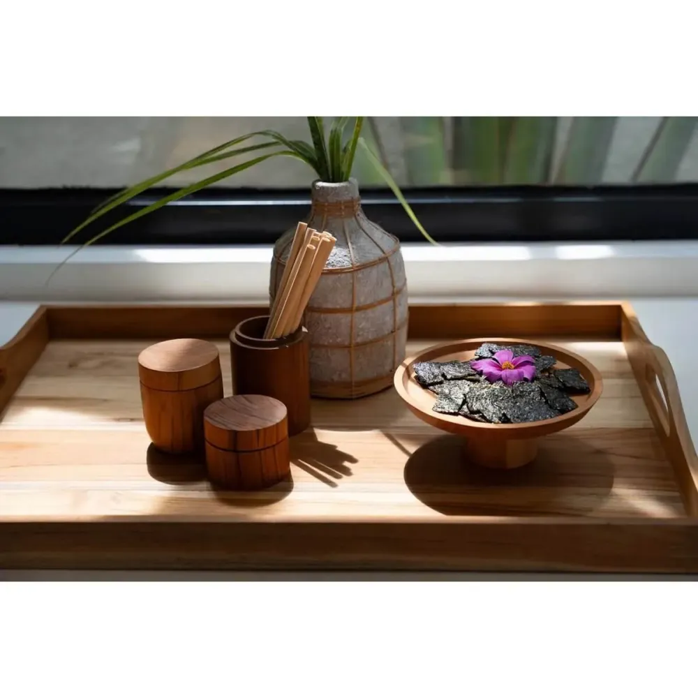 Teak Root Cake Dish - S Bazar Bizar