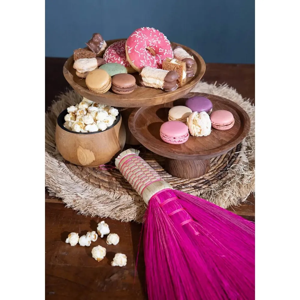 Teak Root Cake Dish - S Bazar Bizar