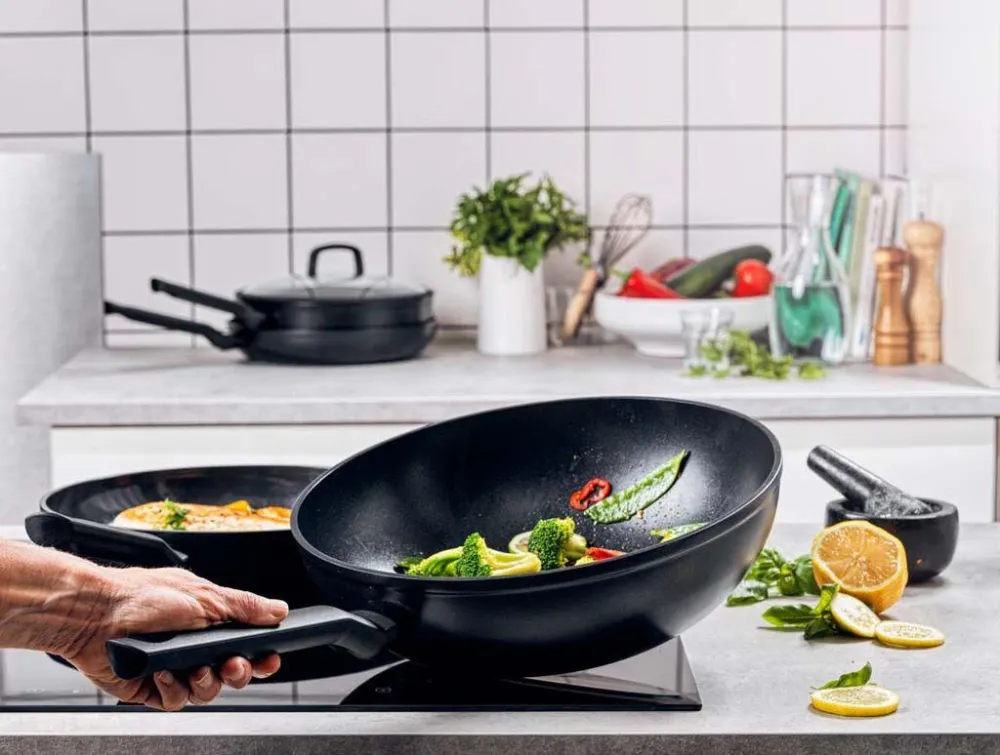 BK Easy Induction Ceramic Wok 30cm 30cm