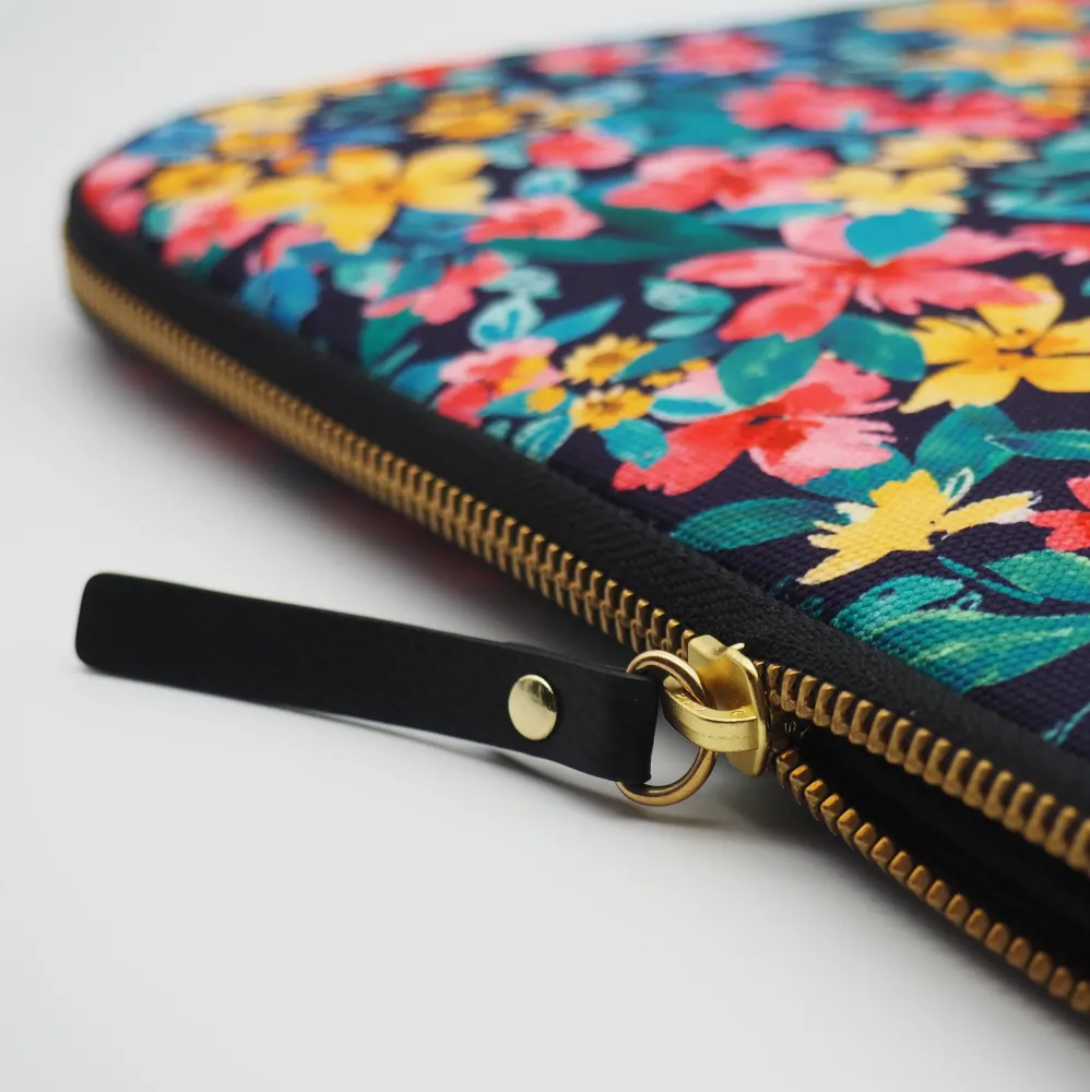 Laptophoes Dark Flowers CASYX