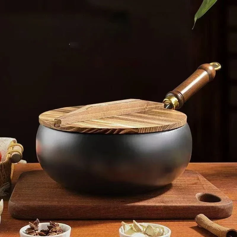 FORGIRON – Handgesmede ijzeren pan met houten handvat en optioneel deksel (24/28 cm) Cozey Maison
