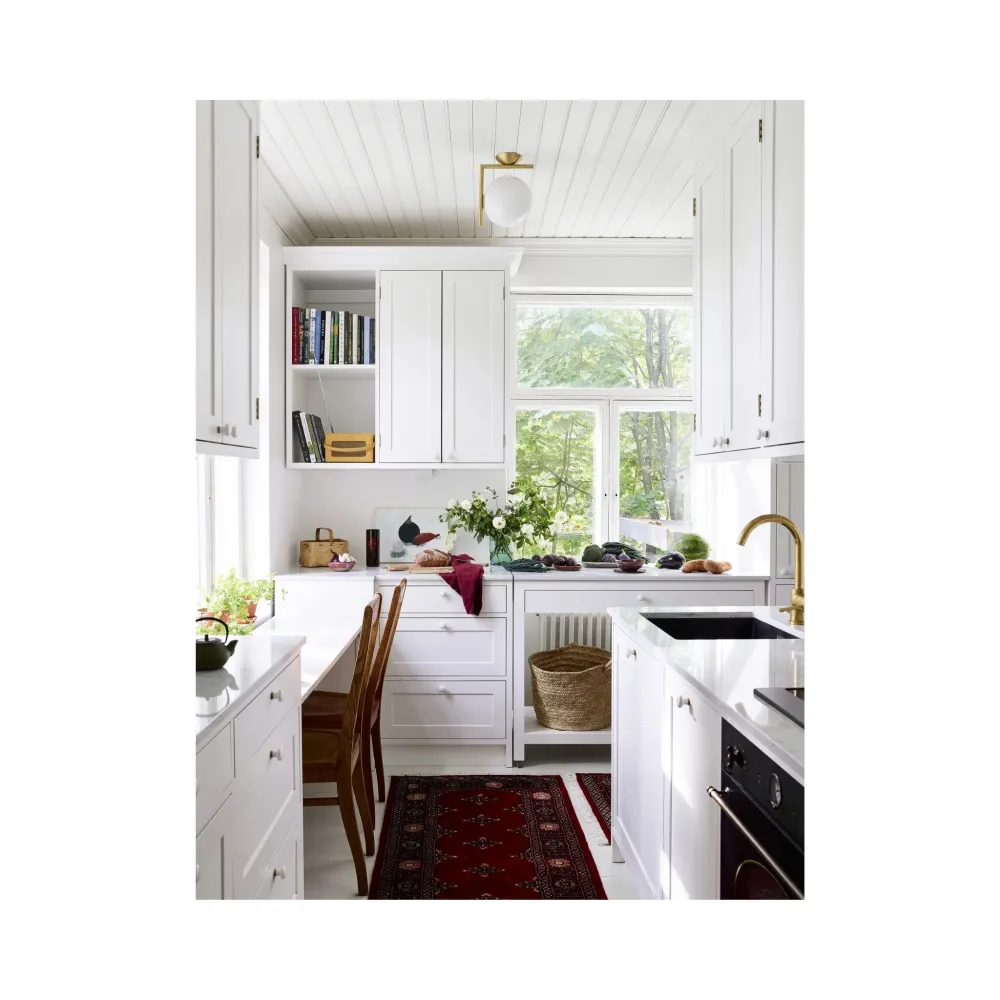 Cozy Publishing Happy Homes White Walls Boek