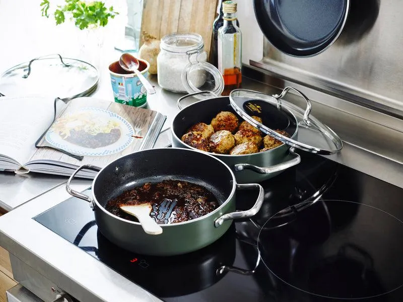 Dagelijkse Kost Stoofpan met keramische antikleeflaag met deksel 24cm Dagelijkse Kost Cookware