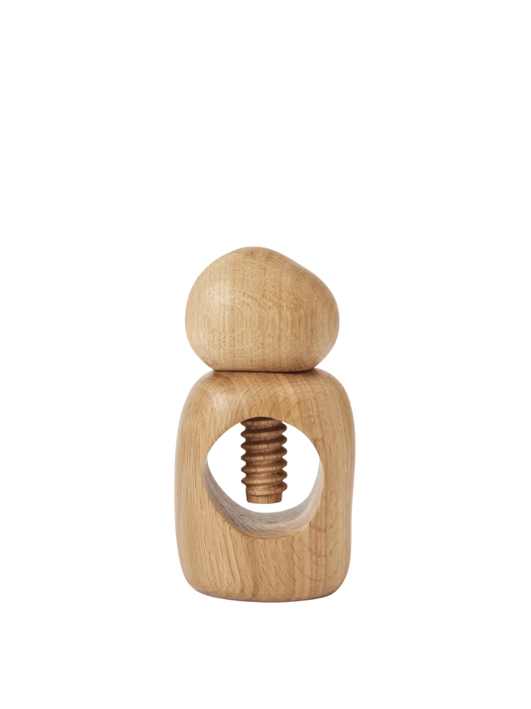 Cairn Nut Cracker - Oak Ferm Living - COM
