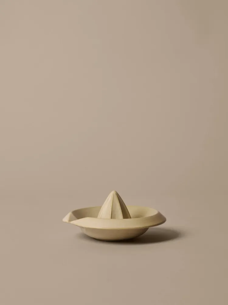 Erena Citrus Juicer - Cream Ferm Living - COM