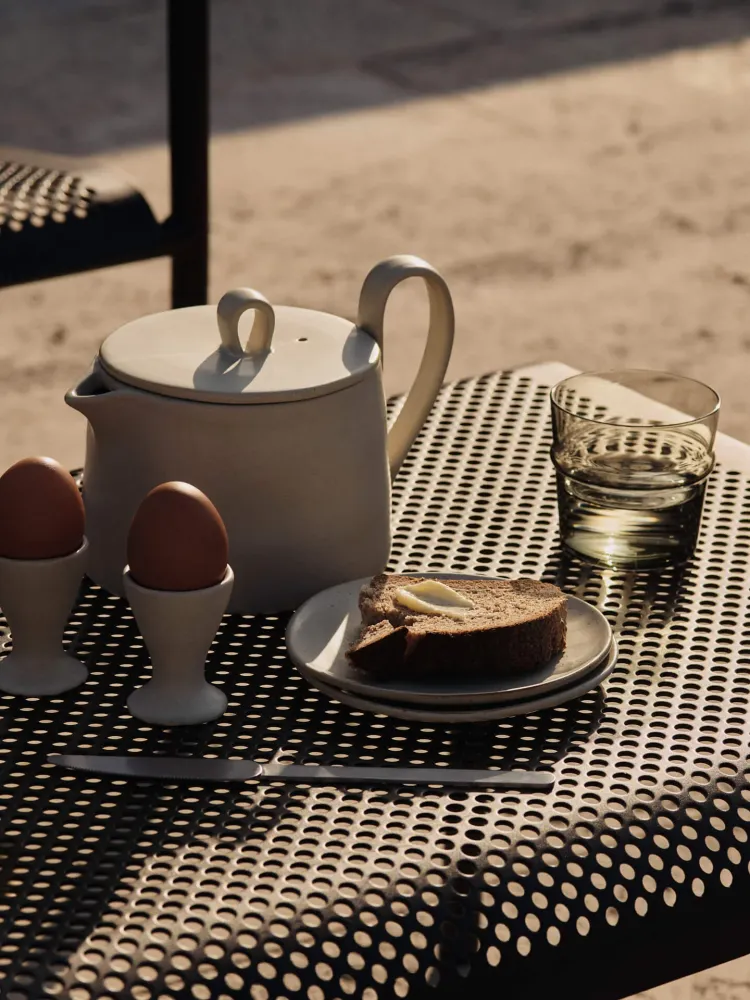 Flow Teapot - Off-White Speckle Ferm Living - COM