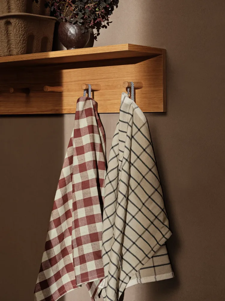 Hale Tea Towel - Cinnamon/Grey Green Ferm Living - COM