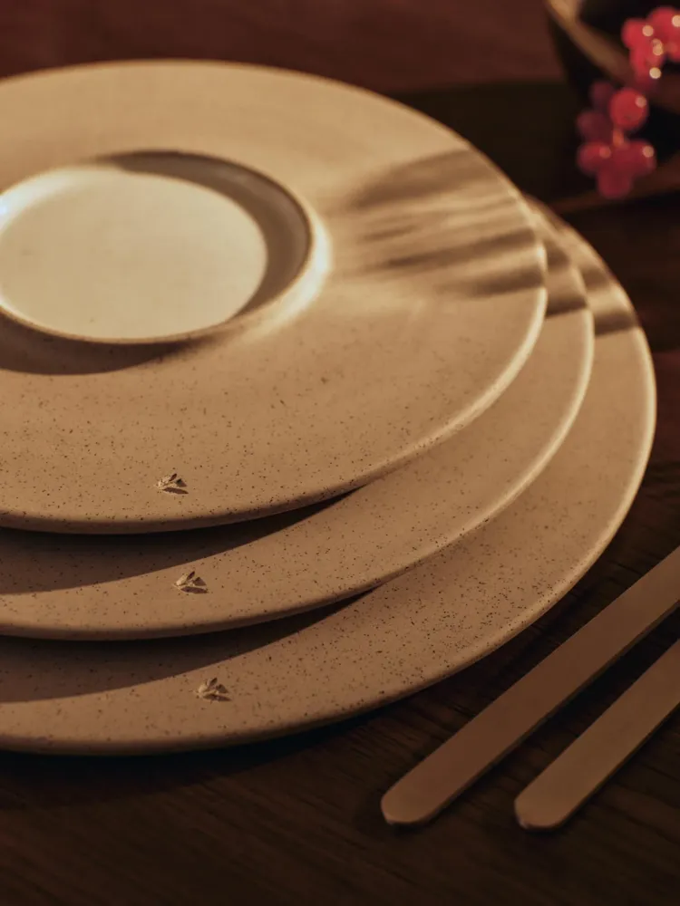 Sonae Side Plates - Ø25 - Set 2 - Grey/White Ferm Living - COM