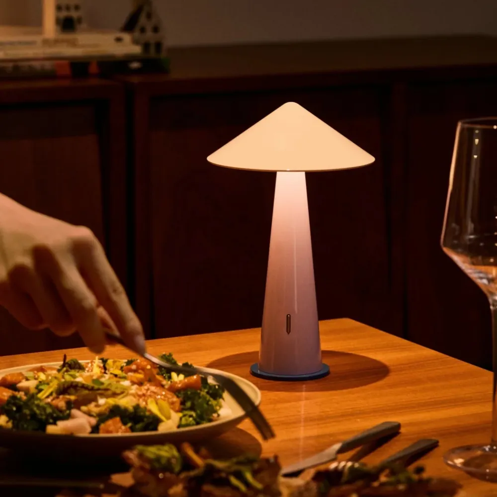 Fine Lumens Tipsy Lamp LED Oplaadbaar Poederroze Lichtpaars