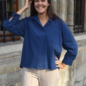 Blauwe blouse In April 1986