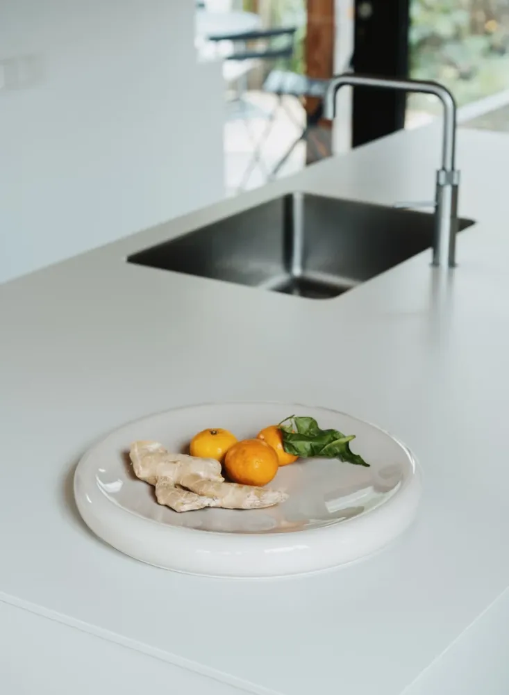 Big O Plates Sand - Matias Moellenbach Interior Objects