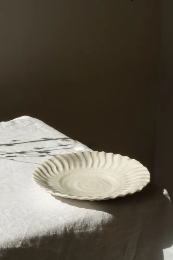 Dashi Plate White Crackled Glaze Jars Ceramistes