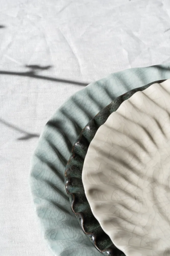 Dashi Plate White Crackled Glaze Jars Ceramistes