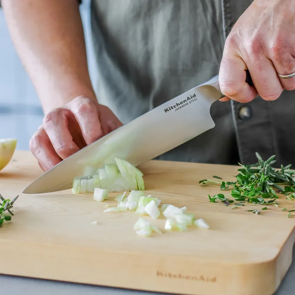 KitchenAid Koksmes Gourmet 20 cm + Gratis mesbeschermer