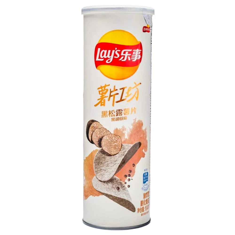 Lay's Black Truffle & Black Pepper, chips met truffel- en zwarte peper smaak van 104g
