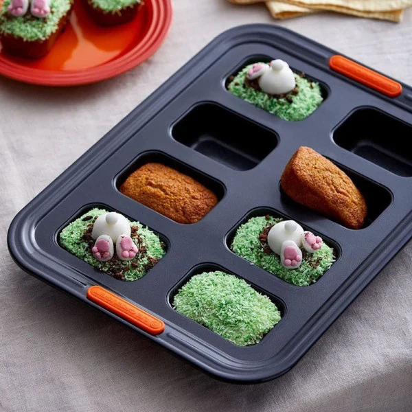 Le Creuset Bakvorm voor 8 Rechthoekige Cakejes 40x30cm Zwart