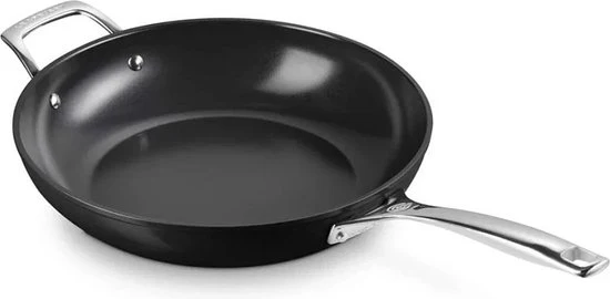 Le Creuset Sauteuse met Hulphandvat 28cm Zwart Keramisch