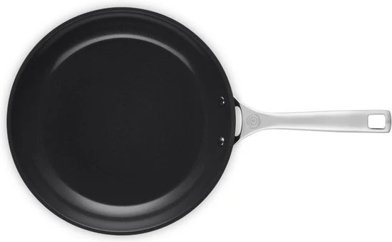 Le Creuset Sauteuse met Hulphandvat 28cm Zwart Keramisch
