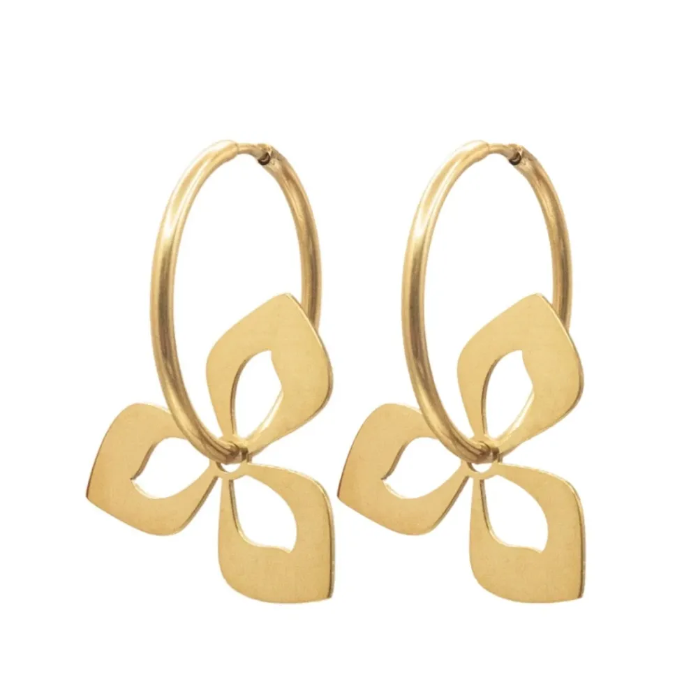 Madam label Oorringen flower big goud