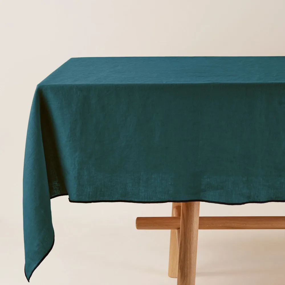 Madura Rechthoekig tafelkleed Carlina olie en zwarte hommels 170x320 cm