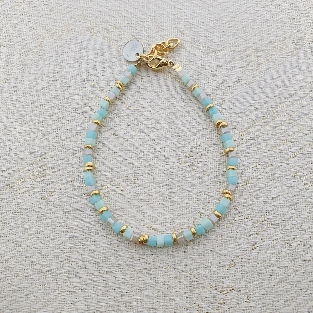 MOOI! Jewels armband met vierkante facetkraaltjes turqouise
