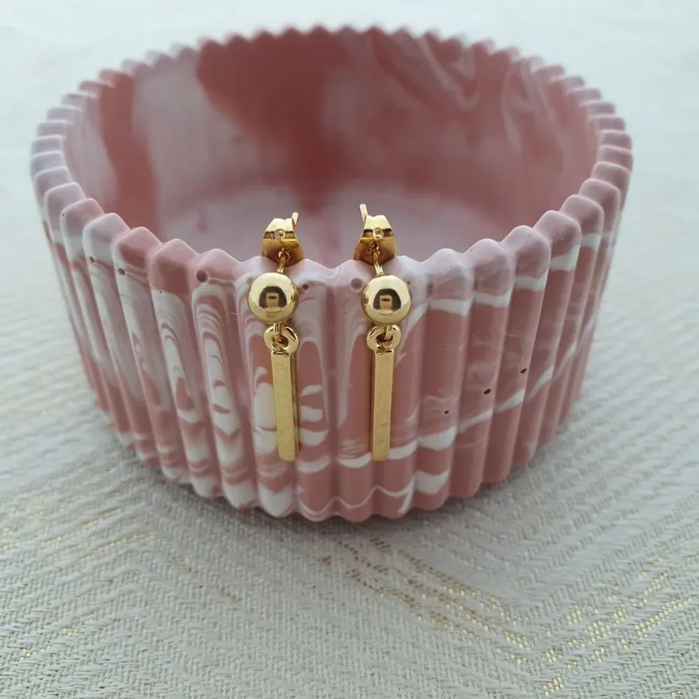MOOI! Jewels oorknopjes met een staafje
