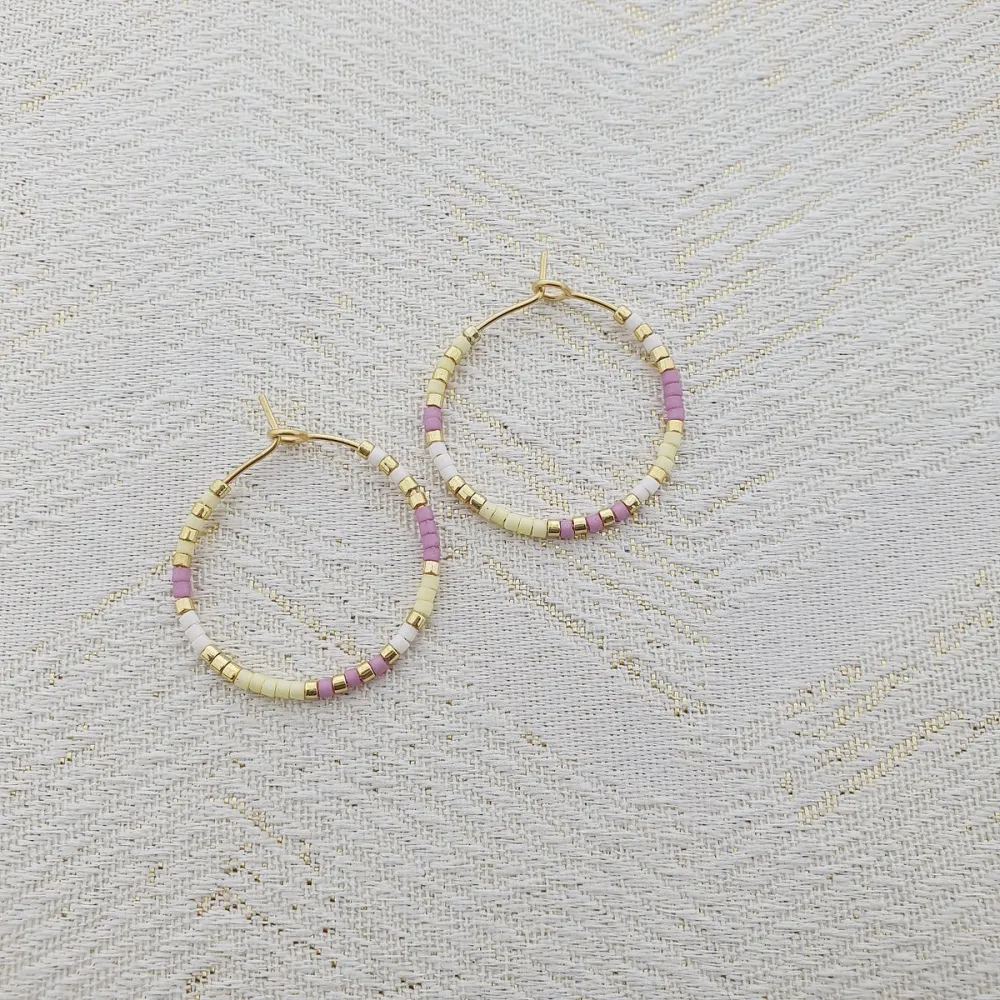 MOOI! Jewels oorringen met Miyuki beads geel/roze
