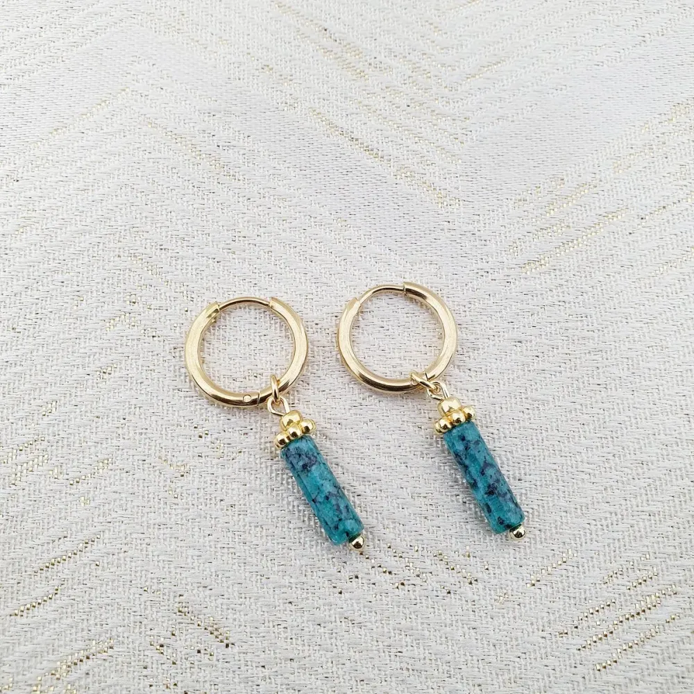Mooi! Jewels oorringen met natuursteen tube rond blauw goud