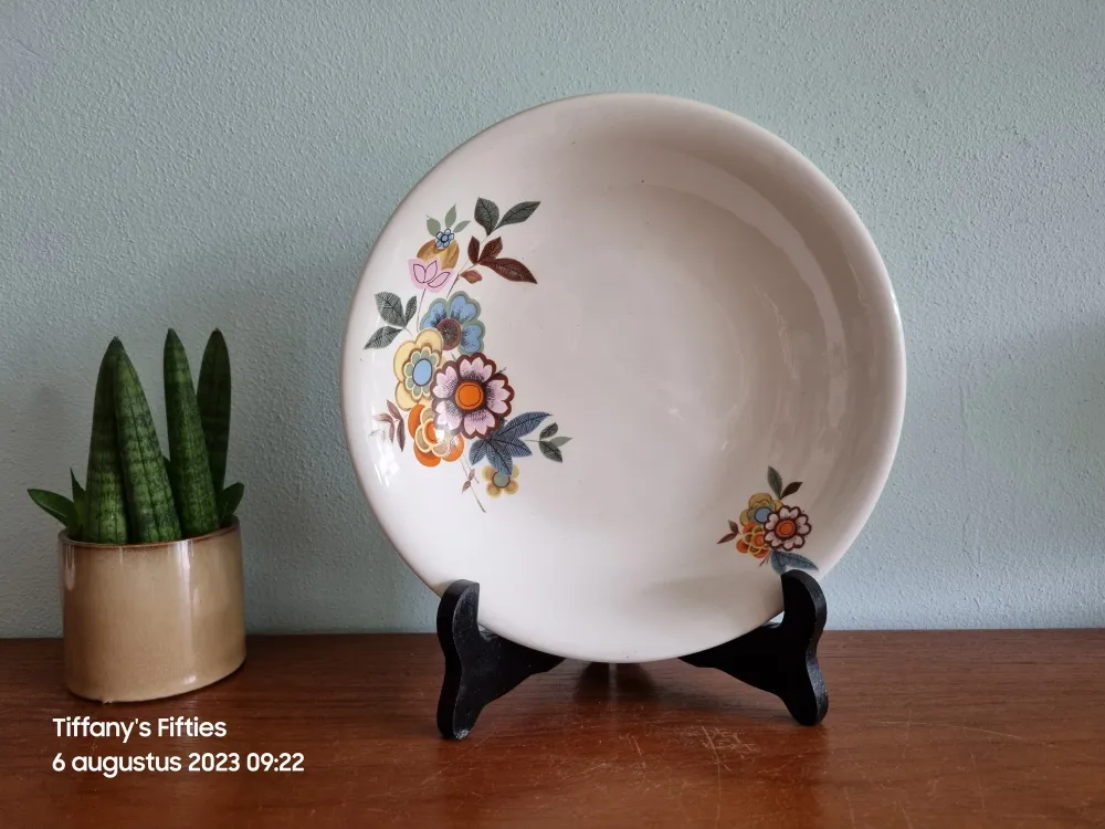 Diep bord Boch "Saturne" met retro bloemen My Store