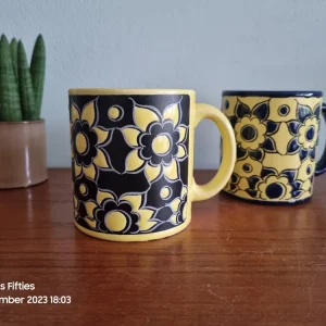 Set 2 vintage mokken geel-blauw My Store