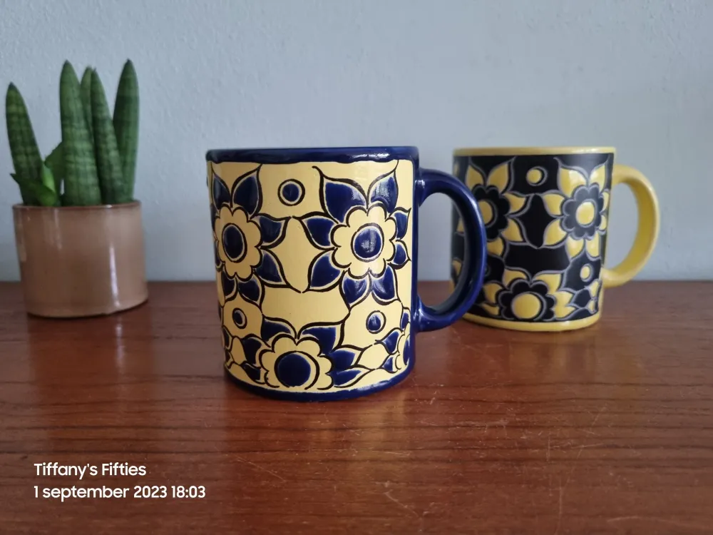 Set 2 vintage mokken geel-blauw My Store