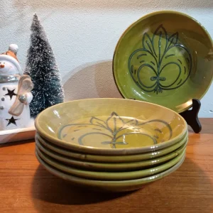 Vintage groen diep bord met appel My Store
