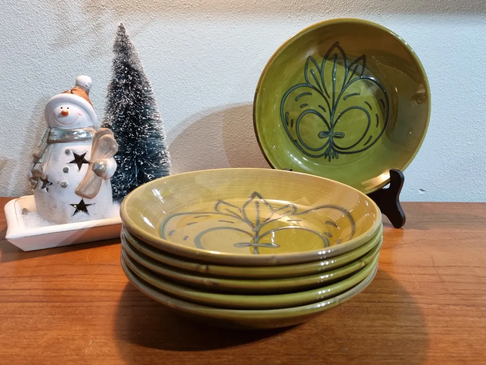 Vintage groen diep bord met appel My Store