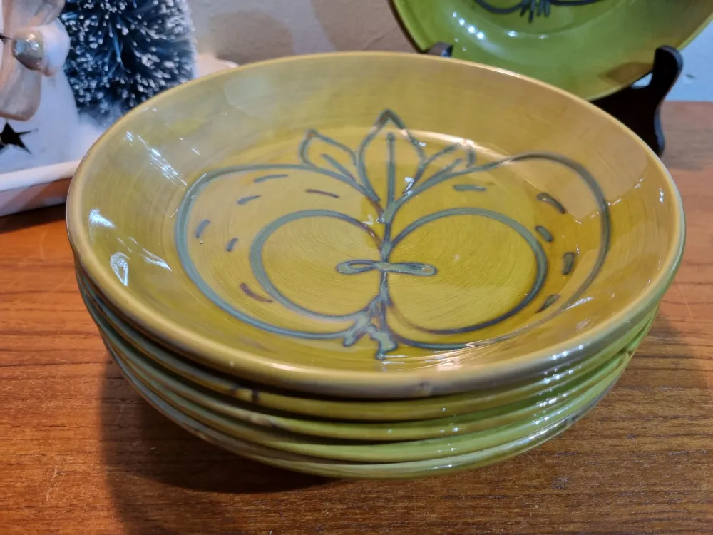 Vintage groen diep bord met appel My Store