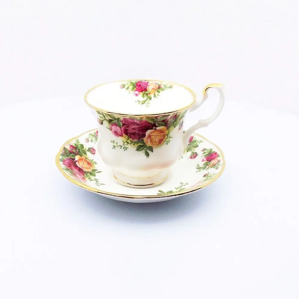 Royal Albert servies 6 theekopjes Old Country Roses bone china porselein gouden afwerking /0897