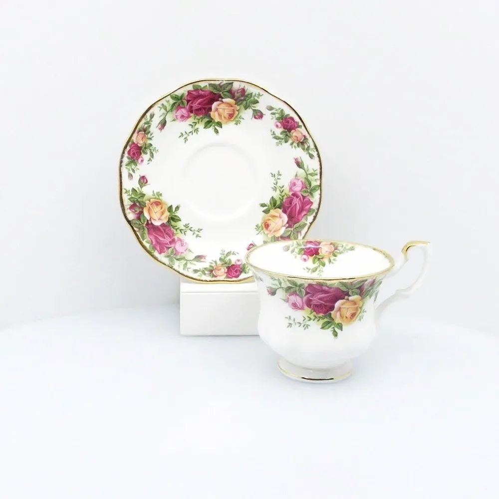 Royal Albert servies 6 theekopjes Old Country Roses bone china porselein gouden afwerking /0897