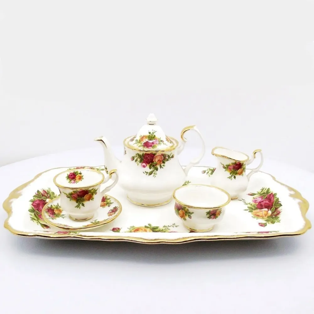 Royal Albert thee-/koffieservies 5 stuks Old Country Roses bone china porselein gouden afwerking /36130