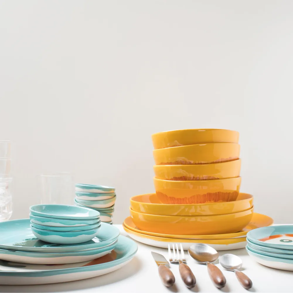 Serax Feast Collectie Ottolenghi Sunny Yellow Swirl Dots Zwart Bord M l22,5 x b22,5 x h2 cm