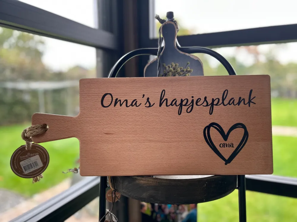 Serveerplank Oma's hapjesplank met hartje OMA 49 cm