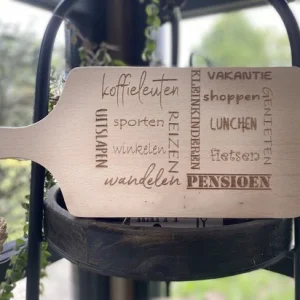 Serveerplankje 35 cm Pensioen met personalisatie