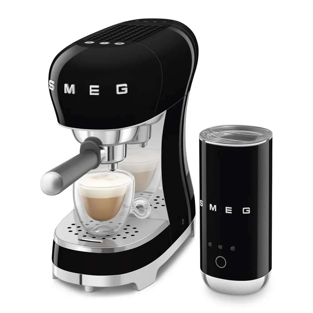 Smeg ECF12BLEU Bundle Espressomachine zwart met MFF02BLEU